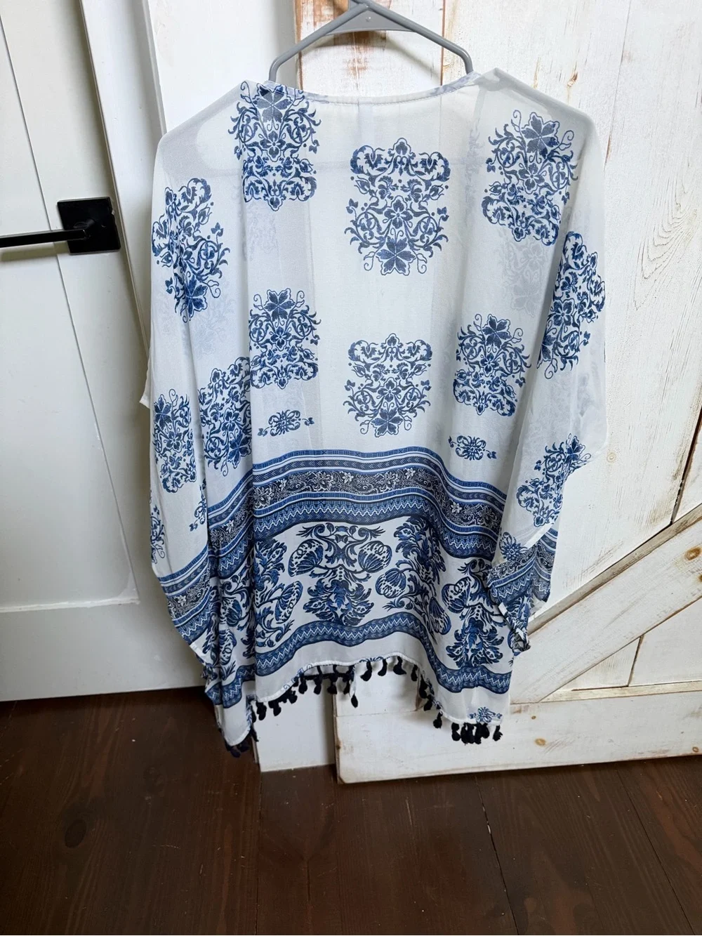 Xhilaration White and Blue Printed Tassel Kimono Cover 0408